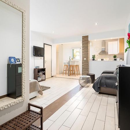 Studio Apartment La Luna Сплит Экстерьер фото