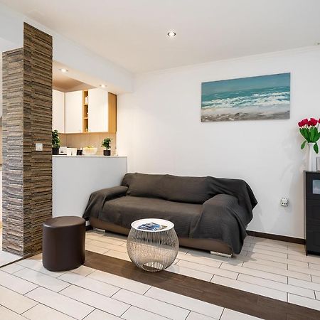 Studio Apartment La Luna Сплит Экстерьер фото