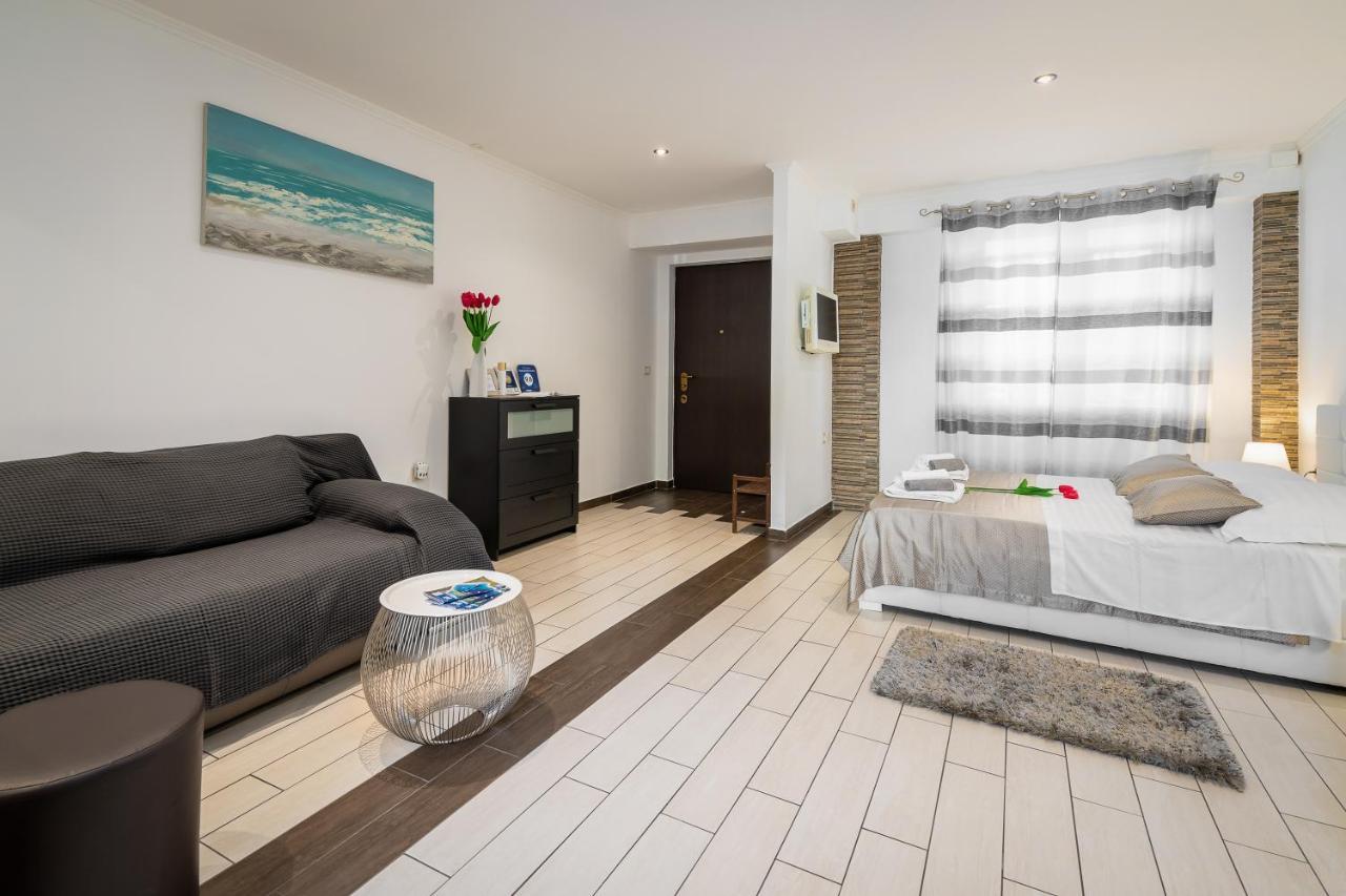 Studio Apartment La Luna Сплит Экстерьер фото
