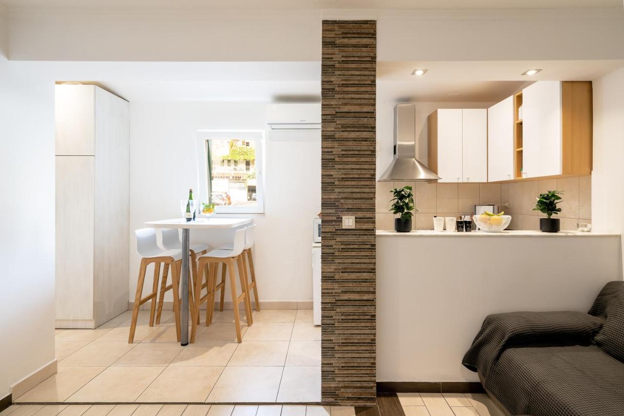 Studio Apartment La Luna Сплит Экстерьер фото