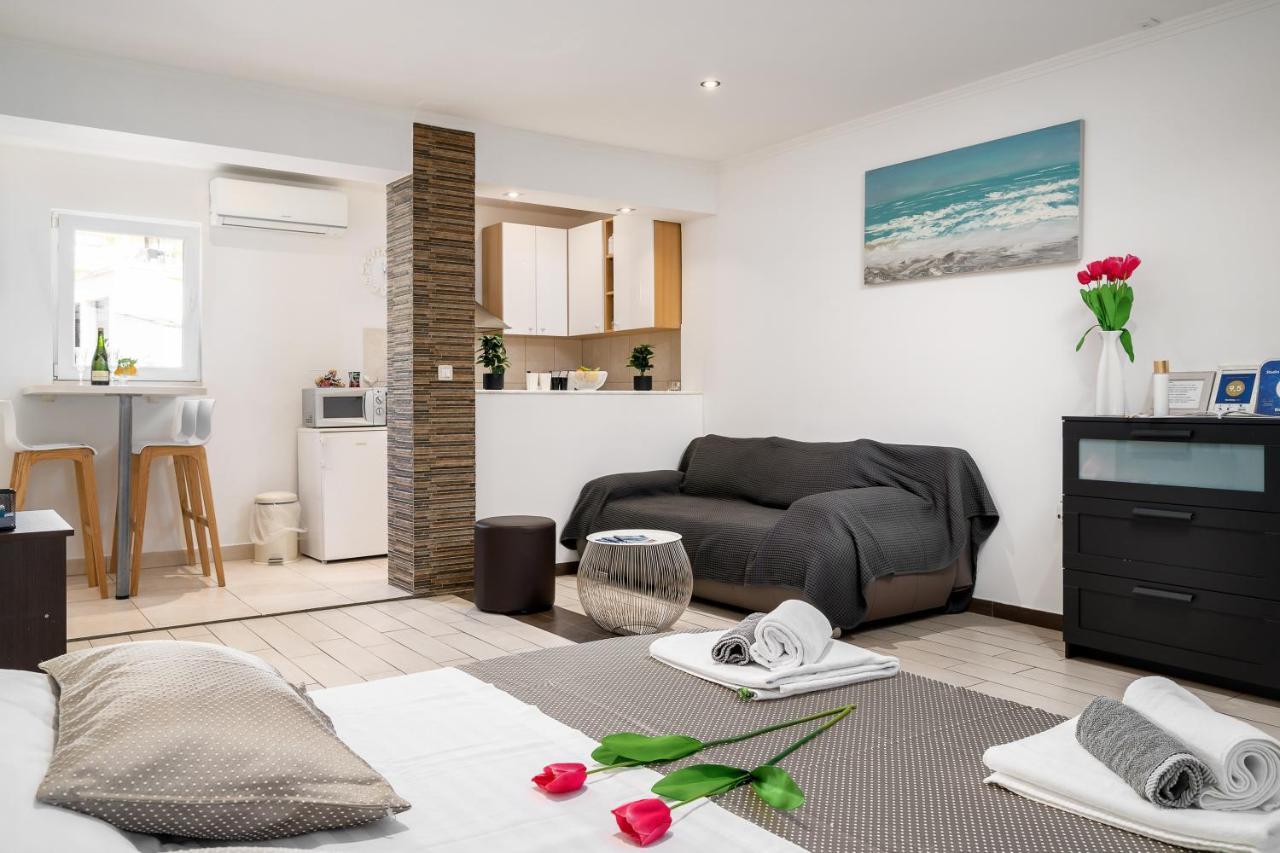 Studio Apartment La Luna Сплит Экстерьер фото