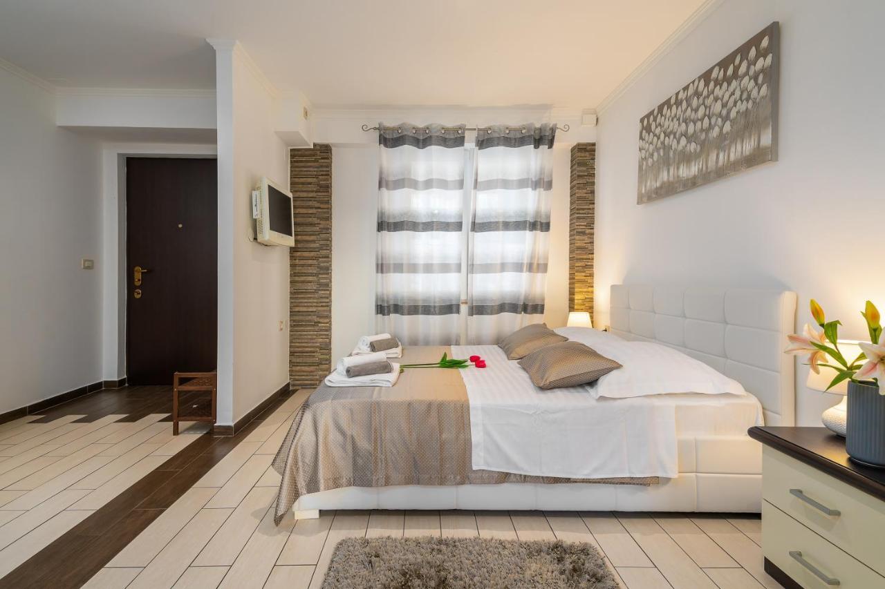 Studio Apartment La Luna Сплит Экстерьер фото